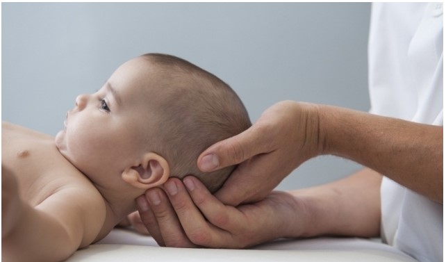 Когда новорожденному нужен остеопат?