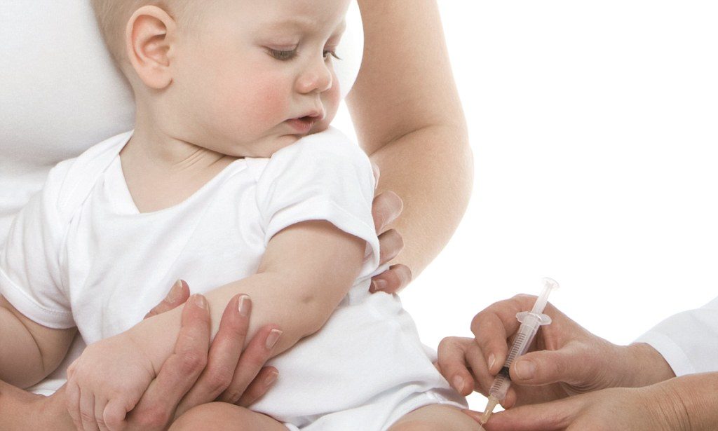 Что делать, у ребенка после прививки АКДС покраснение и уплотнение на ножке