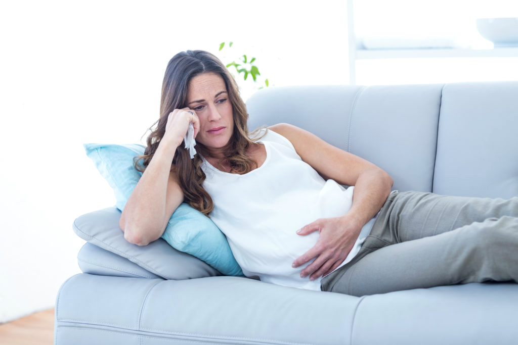 Почему беременную мучает изжога? Причины и лечение.