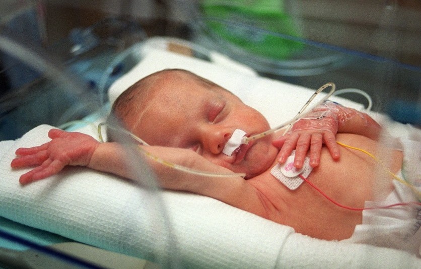 Недоношенные новорожденные, особенности ухода
