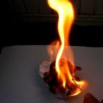 Лист горящей бумаги