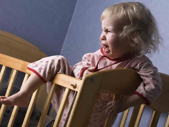 Мой двухлетний тиран: почему ребенок все время капризничает?