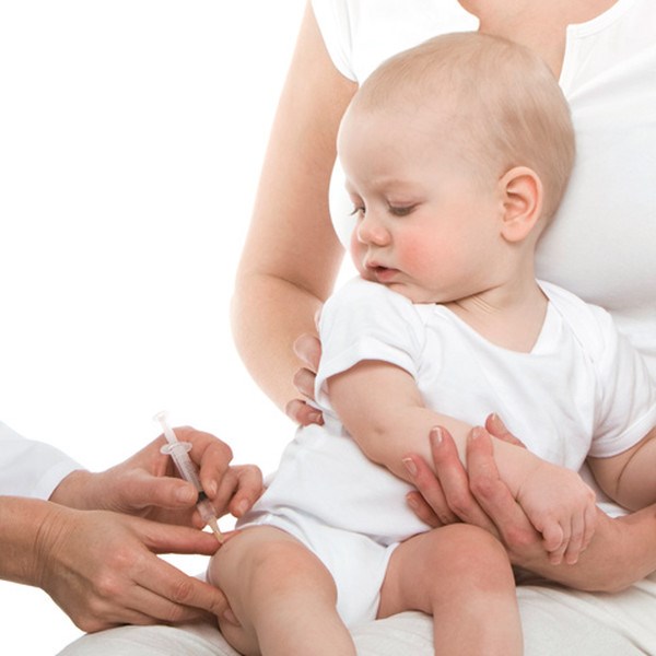 Прививки первого года жизни. Нужно ли делать прививки детям?