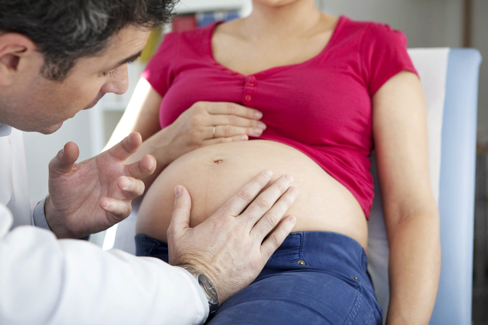 В чем кроется опасность отслойки плаценты во время беременности? Какие могут быть последствия?