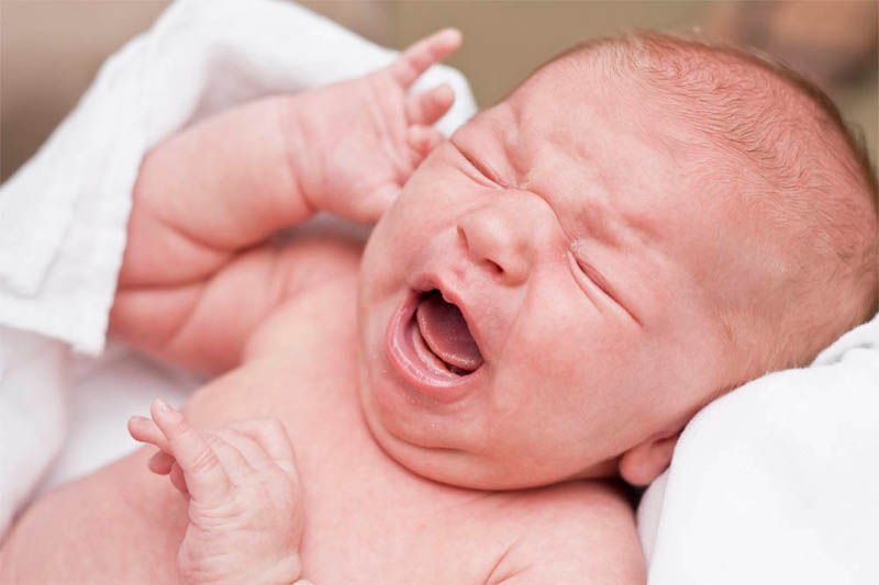 Почему новорожденный постоянно плачет что его беспокоит?