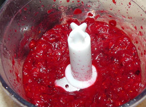Как принимать клюкву при цистите: морс, сок, ягоды